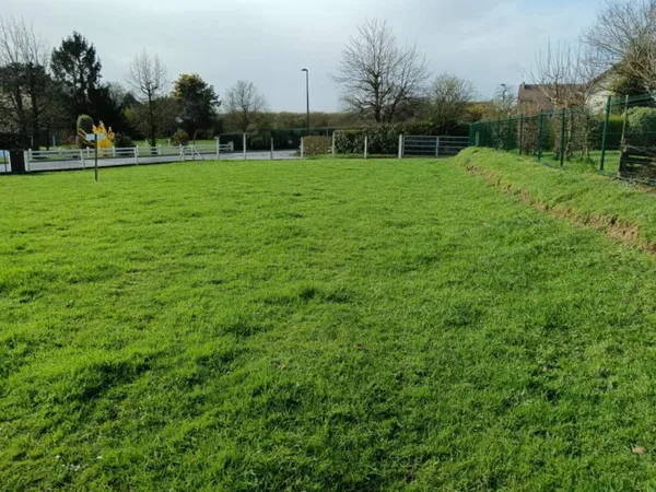Terrain constructible bourg Le Val St Père