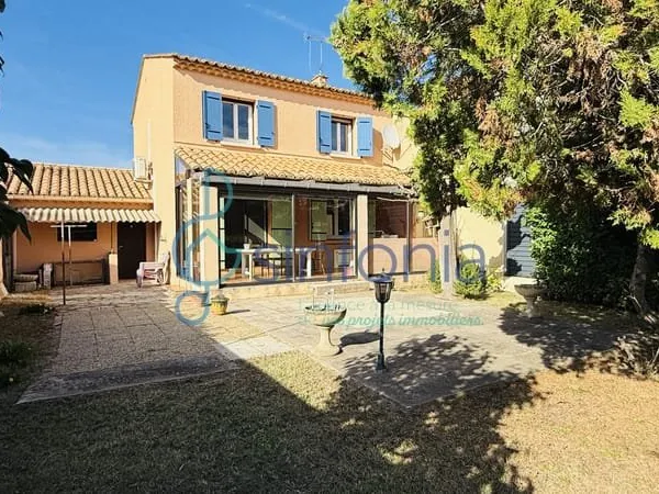 Maison de 105 m2 avec garage à À 15 min à pied du centre d'U
