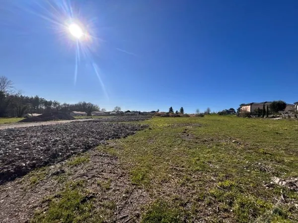 Terrain 1200 m²