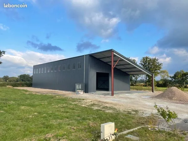 Bâtiment de stockage