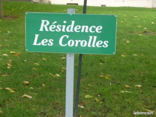 Parking/box 11 m² FLEURY LES AUBRAIS