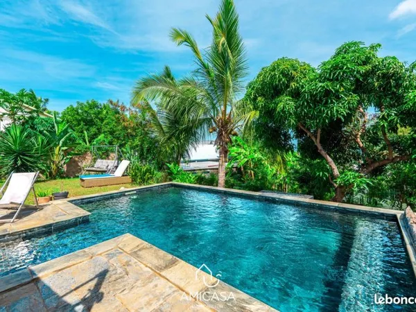 Villa 10 pièces 234 m²