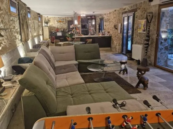 Maison 11 pièces 361 m²