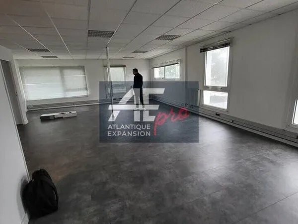 Bureaux 1 pièce 108 m²