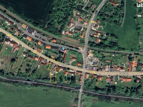 À louer - Terrain 1000 m² - Axe très passant - Idéal vente véhicules / showroom extérieur