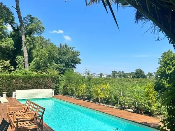 Maison 250 m² avec piscine - 5 ch - idéal résidence ou projet locatif avec gestion possible