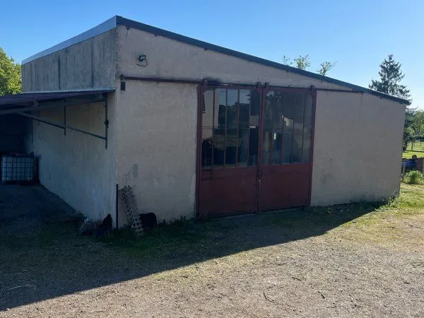 Hangar 150m² + terrain 2500m² accès PL / 380V