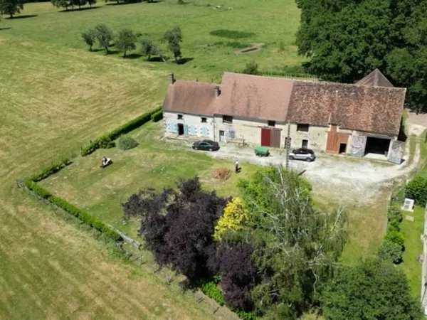 Ancien corps de ferme 120 m² sur 3256 m²
