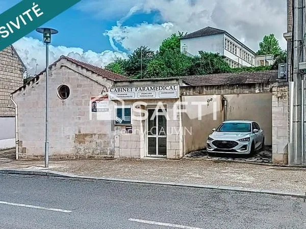 Idéalement situé au coeur de l'Oise, en plein centre ville, à proximité d'un parking public.