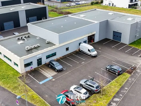 BÂTIMENT D'ACTIVITÉ RÉCENT AVEC BUREAUX - HOERDT