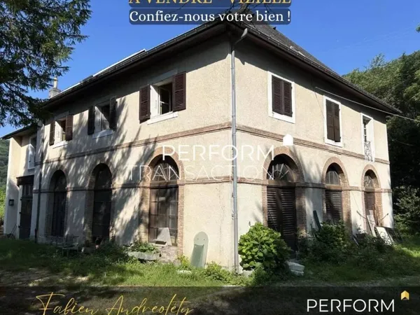 Maison 11 pièces 449 m²