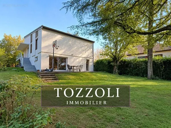Maison Saint Alban De Roche 7 pièce(s) 156.25 m2