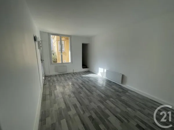 Studio 1 pièce 27 m²