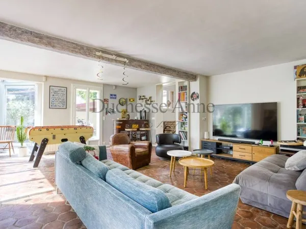 Maison 6 pièces 220 m²