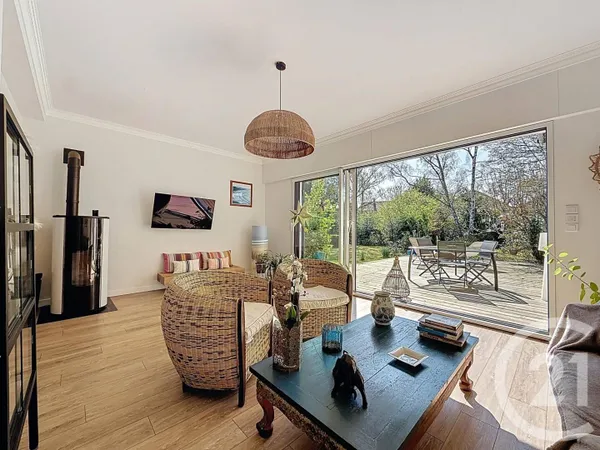 Maison 7 pièces 186 m²