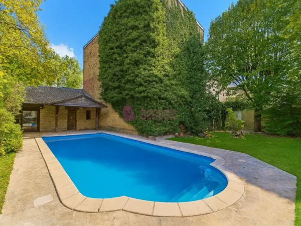Sainte-Thérèse - Propriété familiale avec piscine, maison d'invités et appartement indépendant