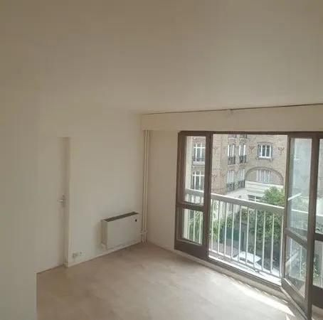 Studio 1 pièce 25 m²