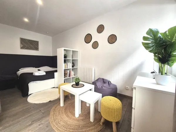 Studio meublé - 18m2 - Rue du Mont d'Arene