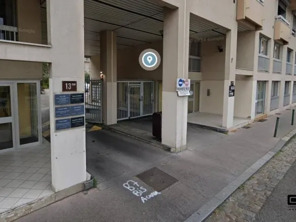 Stationnement Location Lyon   104€