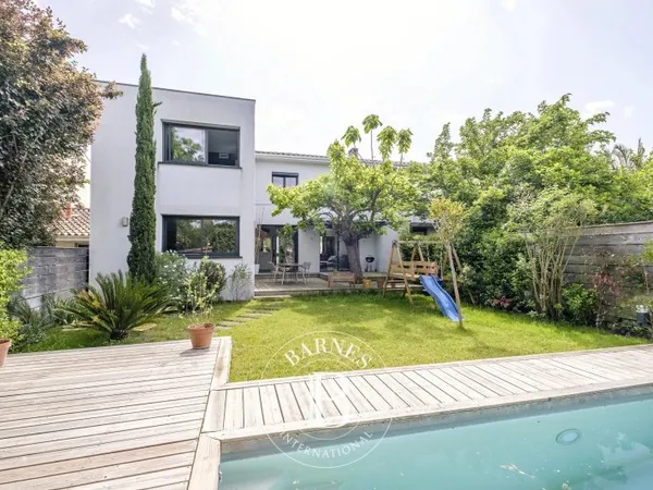 Le Bouscat-Maison meublée-jardin-piscine-garage