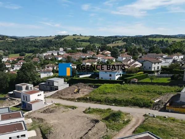 Terrain à bâtir viabilisé d'une superficie de 571 m2