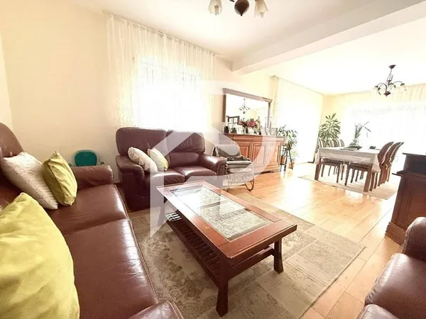 Maison 10 pièces 140 m²
