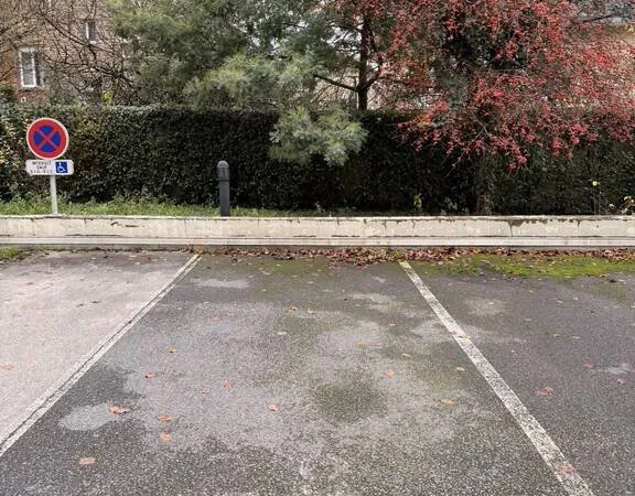 Stationnement Location Rennes   70€