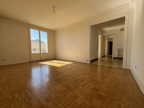 VALENCE - Appartement T3 avec balcon, cave et garage