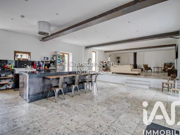 Maison 9 pièces 229 m²
