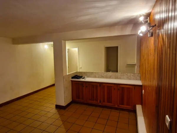 A LOUER studio à LUYNES (37)