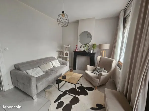 Maison avec garage et jardin-secteur calme