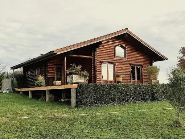 Magnifique chalet sur 4.7 Hectares + petit chalet, MASSEUBE Gers