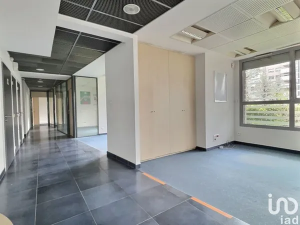 Bureau 181 m²