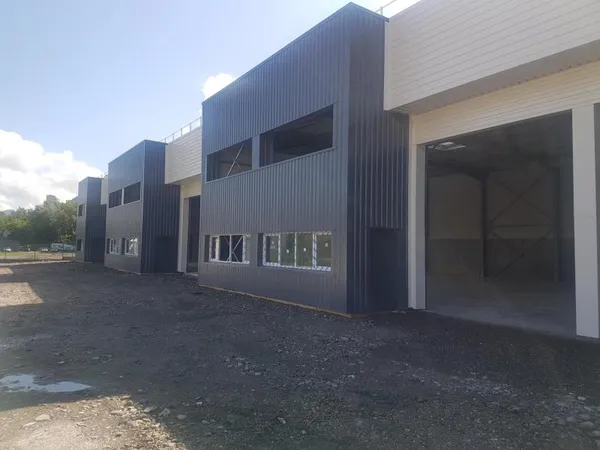 Local professionnel 320 m²
