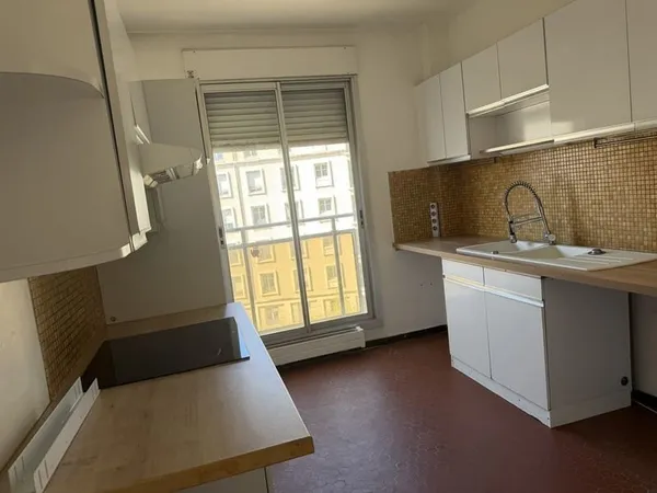 GRAND T3 DE 90.97 AVEC BALCON SAXE-GAMBETTA