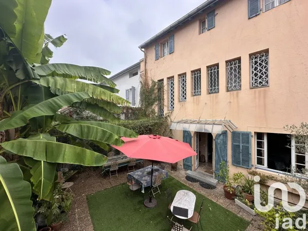 Immeuble 415 m²