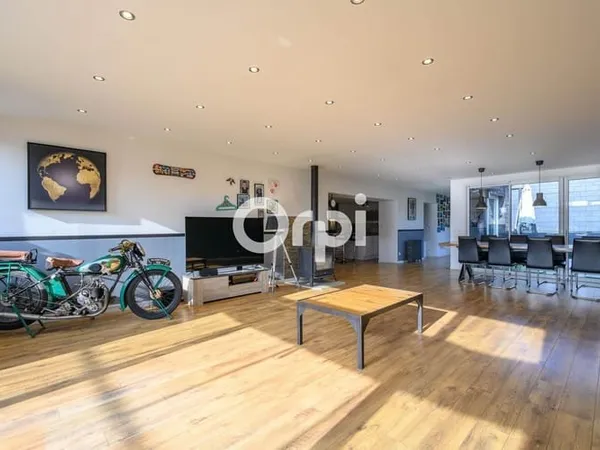 Maison 6 pièces 200 m²