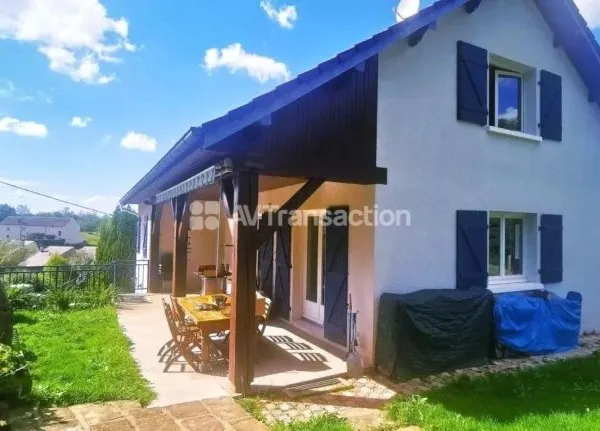 Haute-Saone : Ferme renovee sur un terrain de 8 800 m2