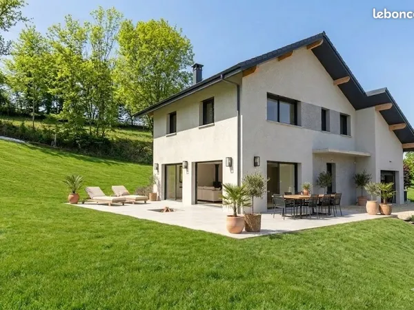 Villa contemporaine neuve - volumes & potentiel - DPE AA