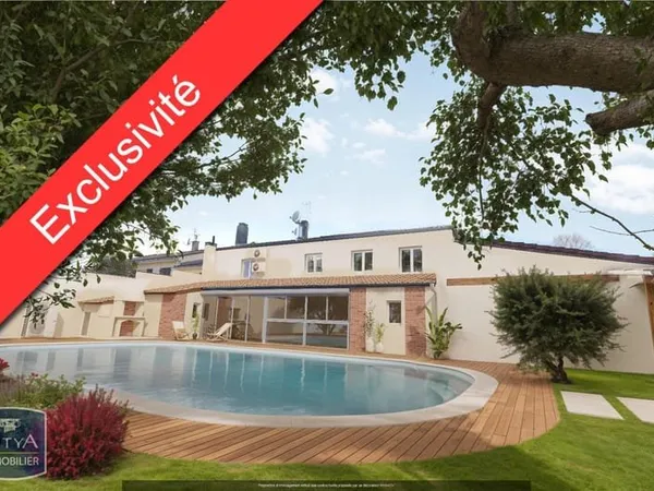 Maison 10 pièces 250 m²