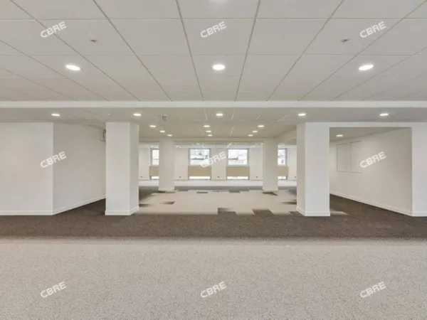 Bureau 1986 m²