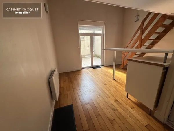 LILLE - VAUBAN - METRO GAMBETTA - PROX LA CATHO - ENTRE RUE NATIONALE RUE DES STATIONS - STUDIO MEZZ