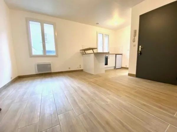 Dpt Yvelines (78), à louer LIMAY appartement T2 de 32 m² place de Parking et local à vélo privatif