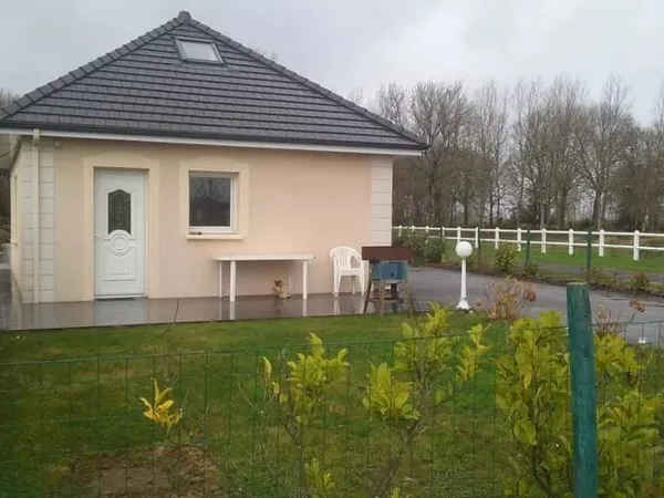 A LOUER MAISON DANS CADRE IDYLLIQUE
