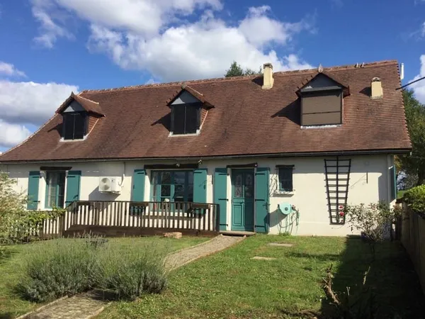 Maison en pierre magnifiquement rénovée dans un cadre tranquille