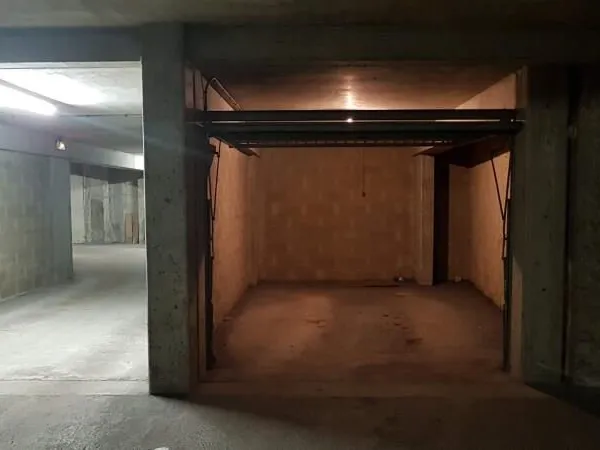 GARAGE - PROCHE MAIRIE