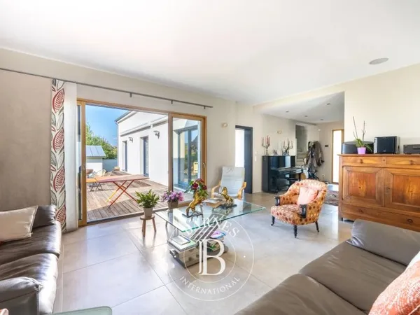 Sté Barnes - EXCLUSIVITÉ - Marly-Le-Roi - Maison de 2015 - 250 m²