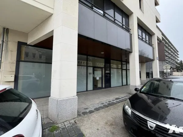Local d'activités 98 m²