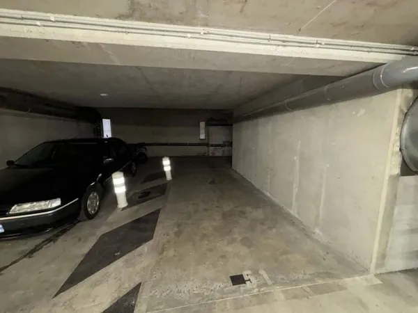 Parking/Garage/Box