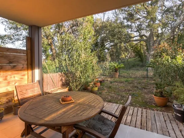 Maison 3 pièces 65 m2 en copropriété, garage et piscine